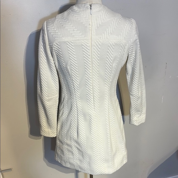 True Vintage Custom made 1960's Stylish White Chevron Pattern mini dress - Picture 5 of 7